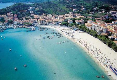 Ostrov Elba - Marina di Campo (jižní pobřeží)