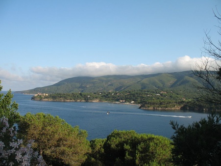 Ostrov Elba - Porto Azzurro (východní pobřeží)
